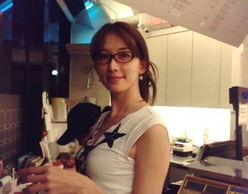 娱乐吃瓜酱大学生老板